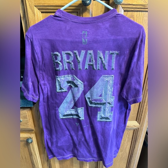 Nike Kobe Bryant Los Angeles Lakers Memorial Statue Unveil Shirt - Picture 3 of 7